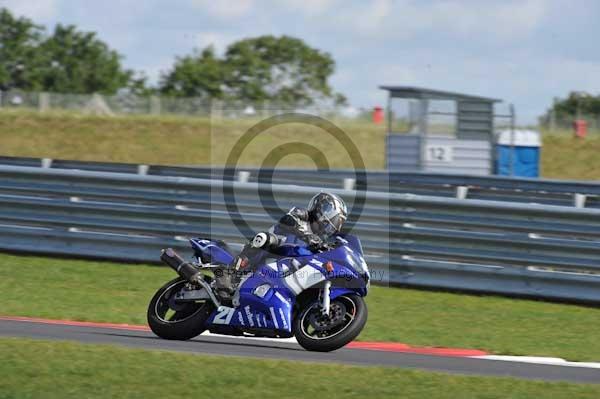 Motorcycle action photographs;Trackday digital images;event digital images;eventdigitalimages;no limits trackday;peter wileman photography;snetterton;snetterton circuit norfolk;snetterton photographs;trackday;trackday photos