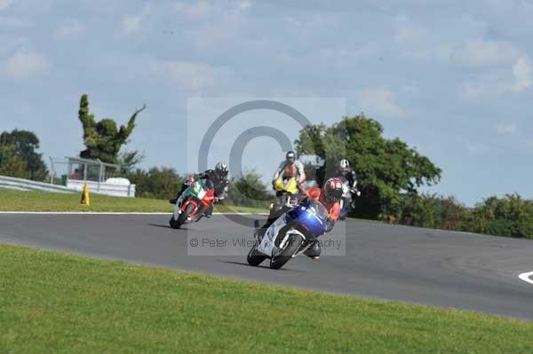 Motorcycle action photographs;Trackday digital images;event digital images;eventdigitalimages;no limits trackday;peter wileman photography;snetterton;snetterton circuit norfolk;snetterton photographs;trackday;trackday photos