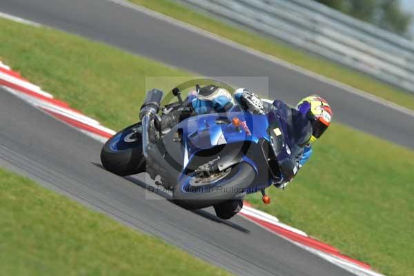 Motorcycle action photographs;Trackday digital images;event digital images;eventdigitalimages;no limits trackday;peter wileman photography;snetterton;snetterton circuit norfolk;snetterton photographs;trackday;trackday photos