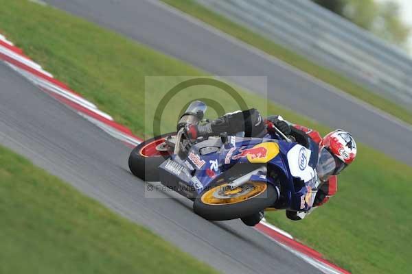 Motorcycle action photographs;Trackday digital images;event digital images;eventdigitalimages;no limits trackday;peter wileman photography;snetterton;snetterton circuit norfolk;snetterton photographs;trackday;trackday photos