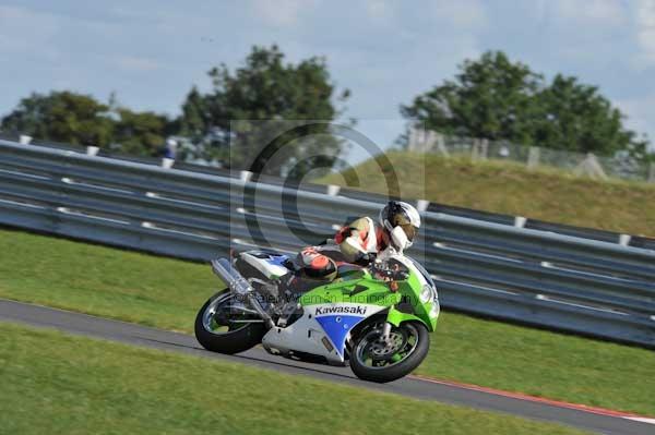 Motorcycle action photographs;Trackday digital images;event digital images;eventdigitalimages;no limits trackday;peter wileman photography;snetterton;snetterton circuit norfolk;snetterton photographs;trackday;trackday photos