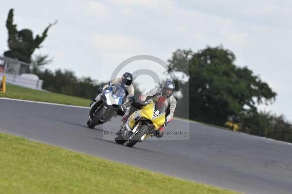 Motorcycle action photographs;Trackday digital images;event digital images;eventdigitalimages;no limits trackday;peter wileman photography;snetterton;snetterton circuit norfolk;snetterton photographs;trackday;trackday photos