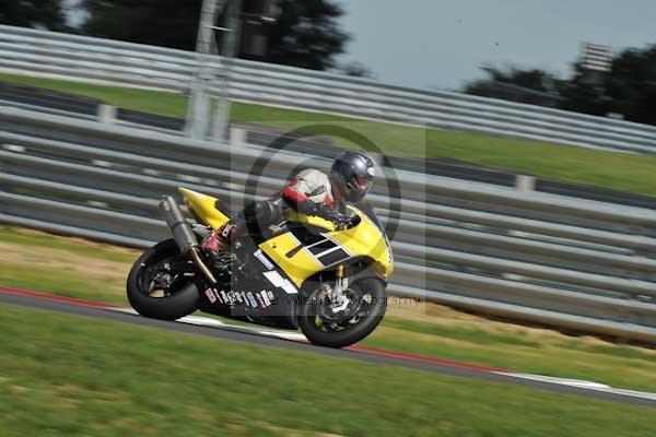 Motorcycle action photographs;Trackday digital images;event digital images;eventdigitalimages;no limits trackday;peter wileman photography;snetterton;snetterton circuit norfolk;snetterton photographs;trackday;trackday photos