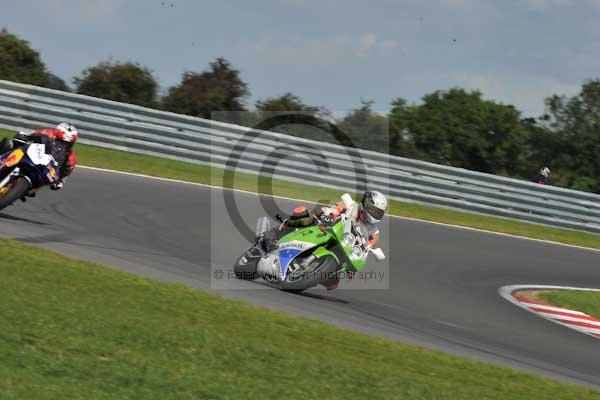 Motorcycle action photographs;Trackday digital images;event digital images;eventdigitalimages;no limits trackday;peter wileman photography;snetterton;snetterton circuit norfolk;snetterton photographs;trackday;trackday photos