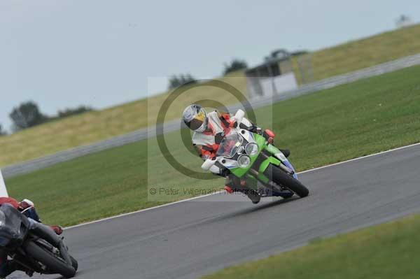 Motorcycle action photographs;Trackday digital images;event digital images;eventdigitalimages;no limits trackday;peter wileman photography;snetterton;snetterton circuit norfolk;snetterton photographs;trackday;trackday photos