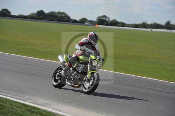 Motorcycle action photographs;Trackday digital images;event digital images;eventdigitalimages;no limits trackday;peter wileman photography;snetterton;snetterton circuit norfolk;snetterton photographs;trackday;trackday photos