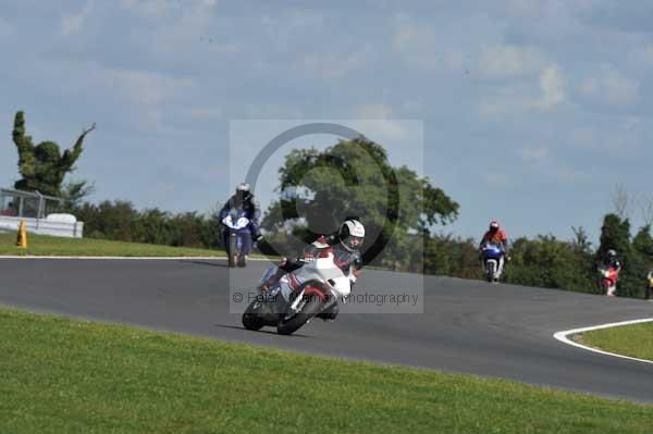 Motorcycle action photographs;Trackday digital images;event digital images;eventdigitalimages;no limits trackday;peter wileman photography;snetterton;snetterton circuit norfolk;snetterton photographs;trackday;trackday photos