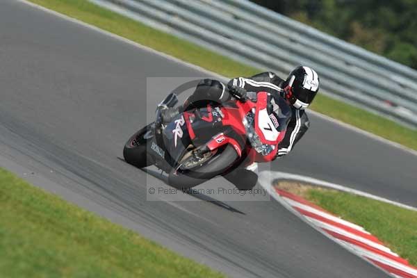 Motorcycle action photographs;Trackday digital images;event digital images;eventdigitalimages;no limits trackday;peter wileman photography;snetterton;snetterton circuit norfolk;snetterton photographs;trackday;trackday photos