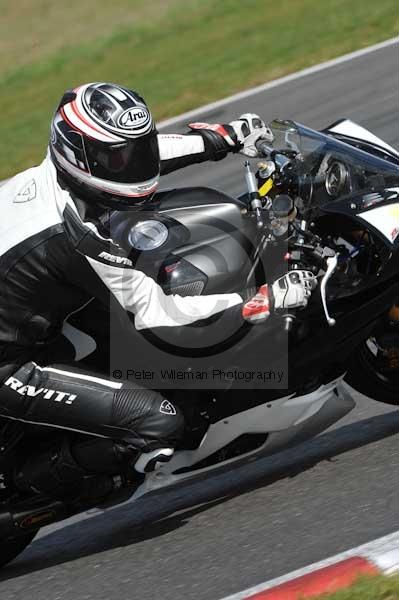 Motorcycle action photographs;Trackday digital images;event digital images;eventdigitalimages;no limits trackday;peter wileman photography;snetterton;snetterton circuit norfolk;snetterton photographs;trackday;trackday photos