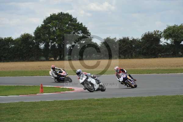 Motorcycle action photographs;Trackday digital images;event digital images;eventdigitalimages;no limits trackday;peter wileman photography;snetterton;snetterton circuit norfolk;snetterton photographs;trackday;trackday photos