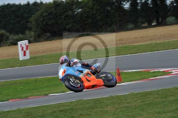 Motorcycle action photographs;Trackday digital images;event digital images;eventdigitalimages;no limits trackday;peter wileman photography;snetterton;snetterton circuit norfolk;snetterton photographs;trackday;trackday photos