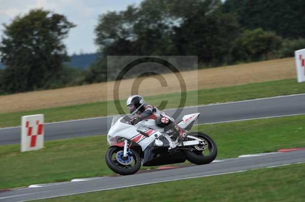 Motorcycle action photographs;Trackday digital images;event digital images;eventdigitalimages;no limits trackday;peter wileman photography;snetterton;snetterton circuit norfolk;snetterton photographs;trackday;trackday photos