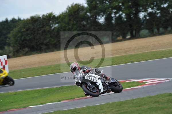 Motorcycle action photographs;Trackday digital images;event digital images;eventdigitalimages;no limits trackday;peter wileman photography;snetterton;snetterton circuit norfolk;snetterton photographs;trackday;trackday photos