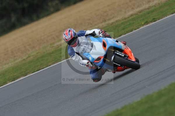 Motorcycle action photographs;Trackday digital images;event digital images;eventdigitalimages;no limits trackday;peter wileman photography;snetterton;snetterton circuit norfolk;snetterton photographs;trackday;trackday photos