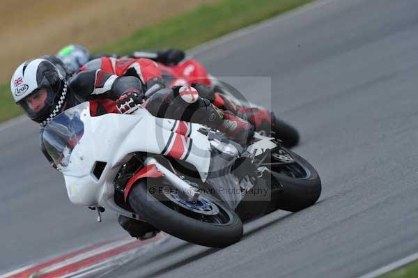 Motorcycle action photographs;Trackday digital images;event digital images;eventdigitalimages;no limits trackday;peter wileman photography;snetterton;snetterton circuit norfolk;snetterton photographs;trackday;trackday photos