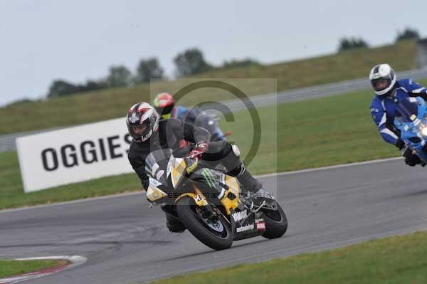 Motorcycle action photographs;Trackday digital images;event digital images;eventdigitalimages;no limits trackday;peter wileman photography;snetterton;snetterton circuit norfolk;snetterton photographs;trackday;trackday photos