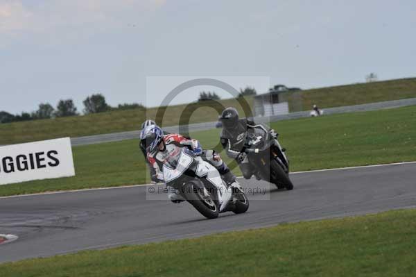 Motorcycle action photographs;Trackday digital images;event digital images;eventdigitalimages;no limits trackday;peter wileman photography;snetterton;snetterton circuit norfolk;snetterton photographs;trackday;trackday photos