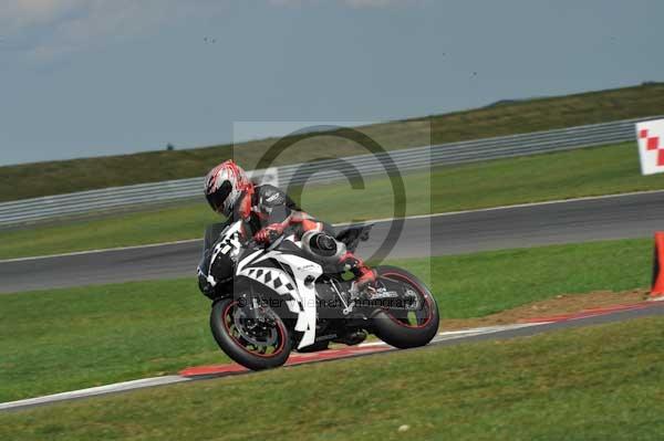 Motorcycle action photographs;Trackday digital images;event digital images;eventdigitalimages;no limits trackday;peter wileman photography;snetterton;snetterton circuit norfolk;snetterton photographs;trackday;trackday photos