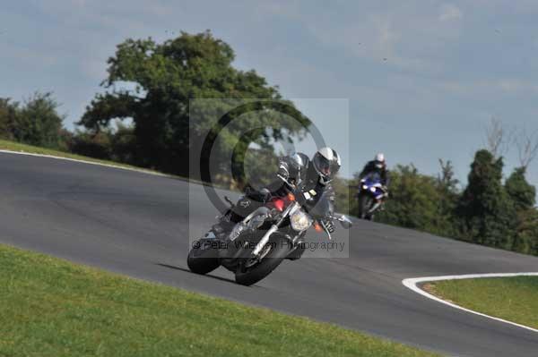 Motorcycle action photographs;Trackday digital images;event digital images;eventdigitalimages;no limits trackday;peter wileman photography;snetterton;snetterton circuit norfolk;snetterton photographs;trackday;trackday photos