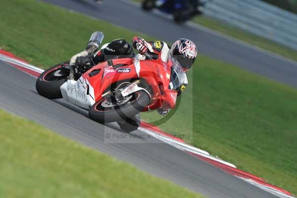 Motorcycle action photographs;Trackday digital images;event digital images;eventdigitalimages;no limits trackday;peter wileman photography;snetterton;snetterton circuit norfolk;snetterton photographs;trackday;trackday photos