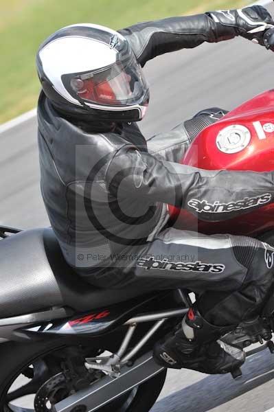 Motorcycle action photographs;Trackday digital images;event digital images;eventdigitalimages;no limits trackday;peter wileman photography;snetterton;snetterton circuit norfolk;snetterton photographs;trackday;trackday photos