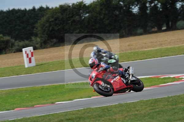 Motorcycle action photographs;Trackday digital images;event digital images;eventdigitalimages;no limits trackday;peter wileman photography;snetterton;snetterton circuit norfolk;snetterton photographs;trackday;trackday photos