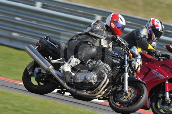 Motorcycle action photographs;Trackday digital images;event digital images;eventdigitalimages;no limits trackday;peter wileman photography;snetterton;snetterton circuit norfolk;snetterton photographs;trackday;trackday photos