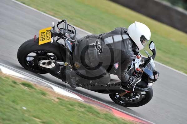 Motorcycle action photographs;Trackday digital images;event digital images;eventdigitalimages;no limits trackday;peter wileman photography;snetterton;snetterton circuit norfolk;snetterton photographs;trackday;trackday photos