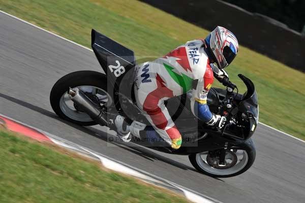 Motorcycle action photographs;Trackday digital images;event digital images;eventdigitalimages;no limits trackday;peter wileman photography;snetterton;snetterton circuit norfolk;snetterton photographs;trackday;trackday photos