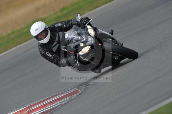 Motorcycle action photographs;Trackday digital images;event digital images;eventdigitalimages;no limits trackday;peter wileman photography;snetterton;snetterton circuit norfolk;snetterton photographs;trackday;trackday photos