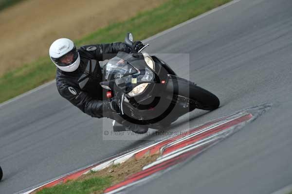 Motorcycle action photographs;Trackday digital images;event digital images;eventdigitalimages;no limits trackday;peter wileman photography;snetterton;snetterton circuit norfolk;snetterton photographs;trackday;trackday photos