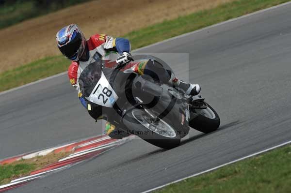 Motorcycle action photographs;Trackday digital images;event digital images;eventdigitalimages;no limits trackday;peter wileman photography;snetterton;snetterton circuit norfolk;snetterton photographs;trackday;trackday photos