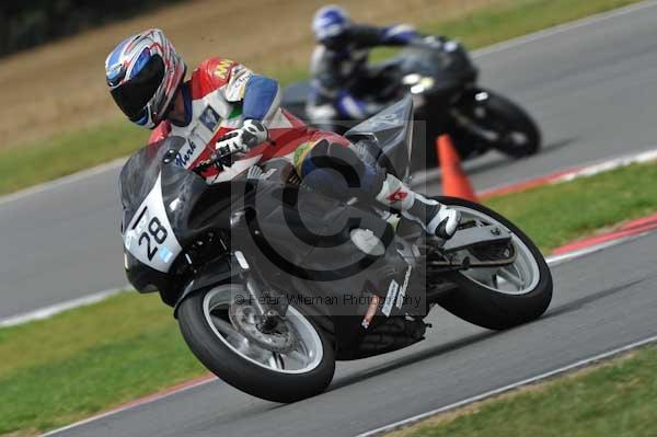 Motorcycle action photographs;Trackday digital images;event digital images;eventdigitalimages;no limits trackday;peter wileman photography;snetterton;snetterton circuit norfolk;snetterton photographs;trackday;trackday photos