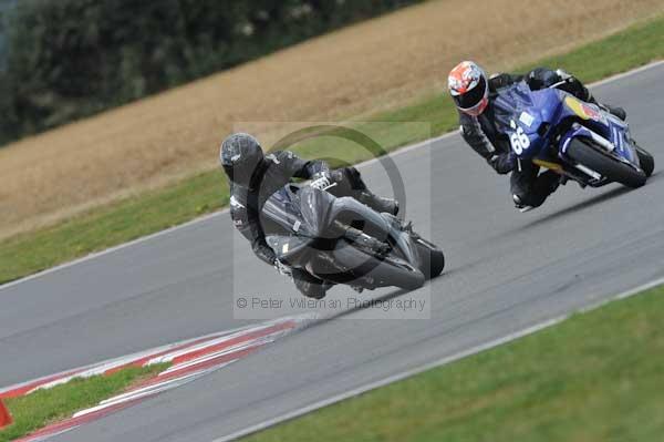 Motorcycle action photographs;Trackday digital images;event digital images;eventdigitalimages;no limits trackday;peter wileman photography;snetterton;snetterton circuit norfolk;snetterton photographs;trackday;trackday photos