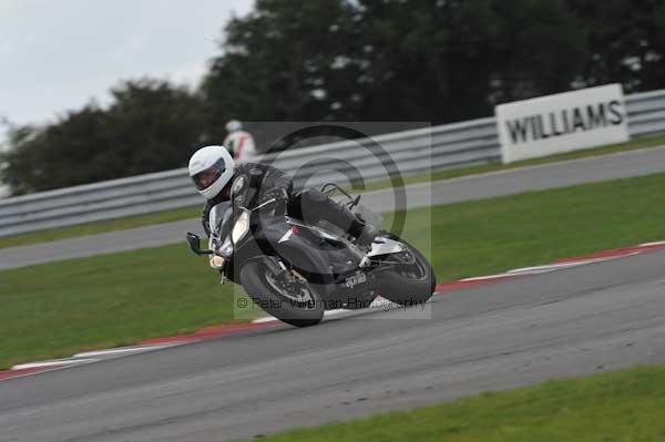 Motorcycle action photographs;Trackday digital images;event digital images;eventdigitalimages;no limits trackday;peter wileman photography;snetterton;snetterton circuit norfolk;snetterton photographs;trackday;trackday photos