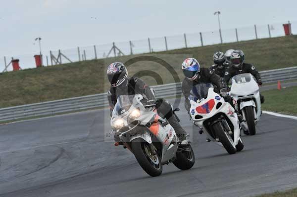 Motorcycle action photographs;Trackday digital images;event digital images;eventdigitalimages;no limits trackday;peter wileman photography;snetterton;snetterton circuit norfolk;snetterton photographs;trackday;trackday photos