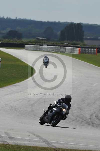 Motorcycle action photographs;Trackday digital images;event digital images;eventdigitalimages;no limits trackday;peter wileman photography;snetterton;snetterton circuit norfolk;snetterton photographs;trackday;trackday photos