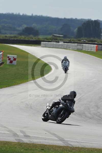 Motorcycle action photographs;Trackday digital images;event digital images;eventdigitalimages;no limits trackday;peter wileman photography;snetterton;snetterton circuit norfolk;snetterton photographs;trackday;trackday photos