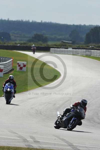 Motorcycle action photographs;Trackday digital images;event digital images;eventdigitalimages;no limits trackday;peter wileman photography;snetterton;snetterton circuit norfolk;snetterton photographs;trackday;trackday photos