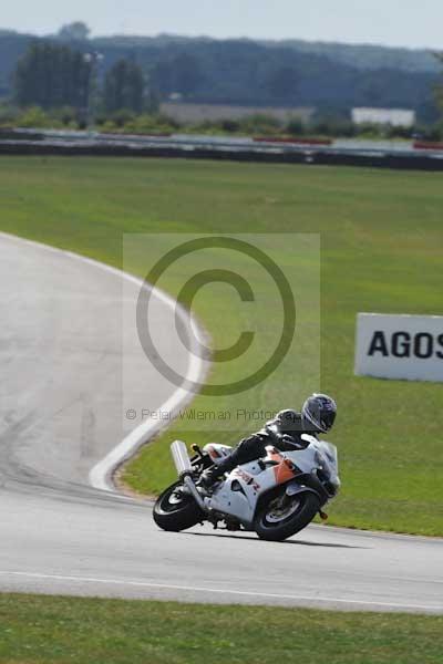 Motorcycle action photographs;Trackday digital images;event digital images;eventdigitalimages;no limits trackday;peter wileman photography;snetterton;snetterton circuit norfolk;snetterton photographs;trackday;trackday photos