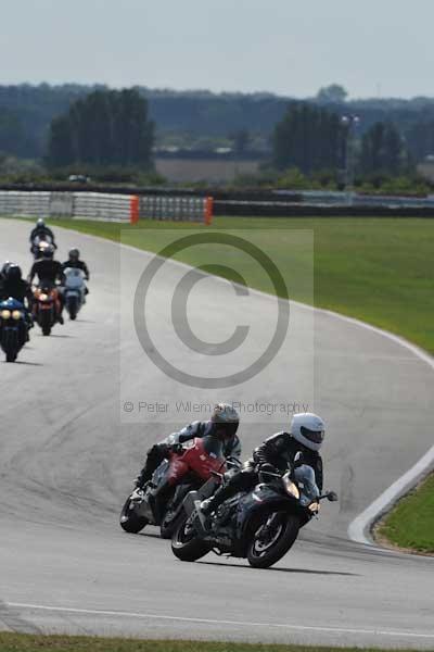 Motorcycle action photographs;Trackday digital images;event digital images;eventdigitalimages;no limits trackday;peter wileman photography;snetterton;snetterton circuit norfolk;snetterton photographs;trackday;trackday photos