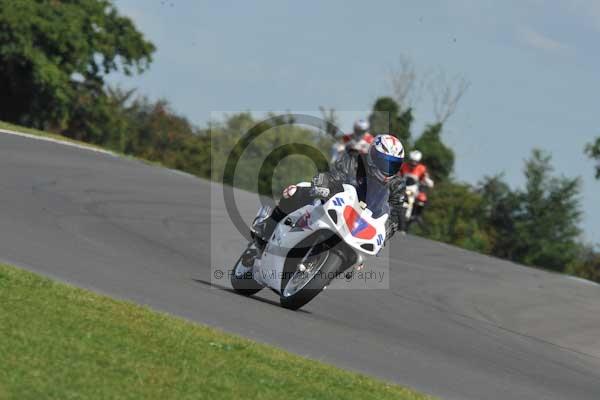 Motorcycle action photographs;Trackday digital images;event digital images;eventdigitalimages;no limits trackday;peter wileman photography;snetterton;snetterton circuit norfolk;snetterton photographs;trackday;trackday photos