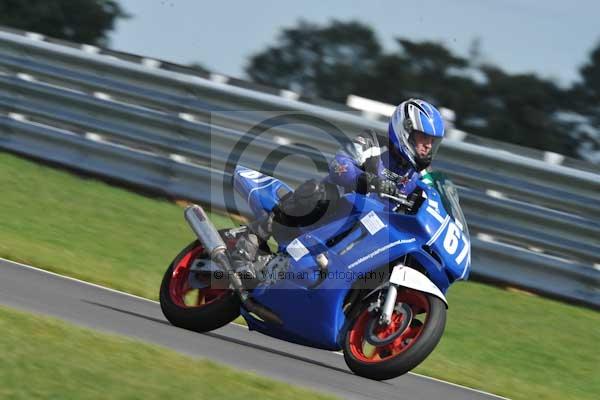 Motorcycle action photographs;Trackday digital images;event digital images;eventdigitalimages;no limits trackday;peter wileman photography;snetterton;snetterton circuit norfolk;snetterton photographs;trackday;trackday photos