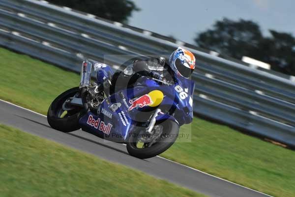 Motorcycle action photographs;Trackday digital images;event digital images;eventdigitalimages;no limits trackday;peter wileman photography;snetterton;snetterton circuit norfolk;snetterton photographs;trackday;trackday photos