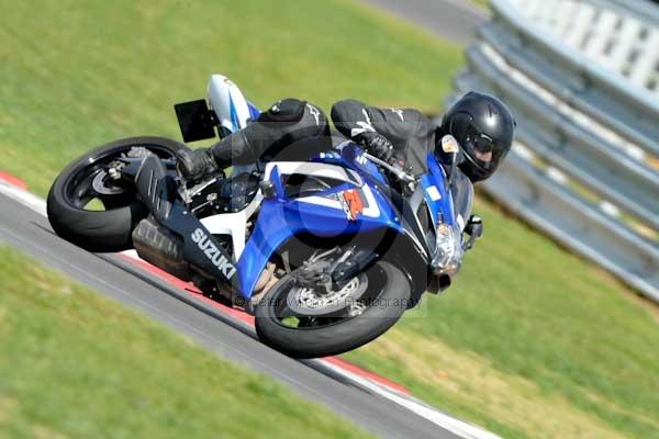 Motorcycle action photographs;Trackday digital images;event digital images;eventdigitalimages;no limits trackday;peter wileman photography;snetterton;snetterton circuit norfolk;snetterton photographs;trackday;trackday photos