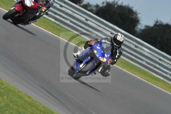 Motorcycle action photographs;Trackday digital images;event digital images;eventdigitalimages;no limits trackday;peter wileman photography;snetterton;snetterton circuit norfolk;snetterton photographs;trackday;trackday photos