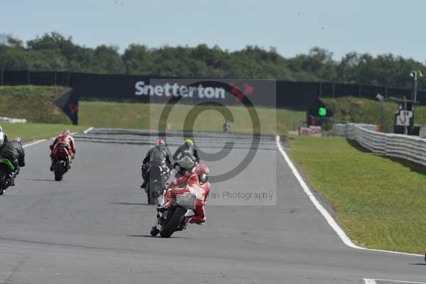 Motorcycle action photographs;Trackday digital images;event digital images;eventdigitalimages;no limits trackday;peter wileman photography;snetterton;snetterton circuit norfolk;snetterton photographs;trackday;trackday photos