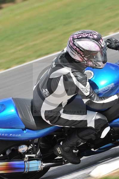 Motorcycle action photographs;Trackday digital images;event digital images;eventdigitalimages;no limits trackday;peter wileman photography;snetterton;snetterton circuit norfolk;snetterton photographs;trackday;trackday photos