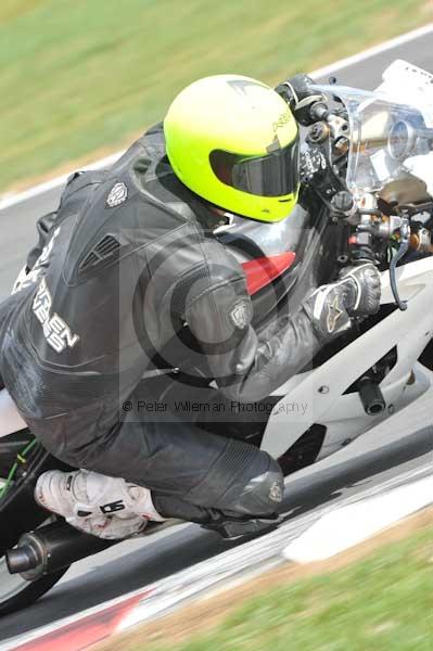 Motorcycle action photographs;Trackday digital images;event digital images;eventdigitalimages;no limits trackday;peter wileman photography;snetterton;snetterton circuit norfolk;snetterton photographs;trackday;trackday photos