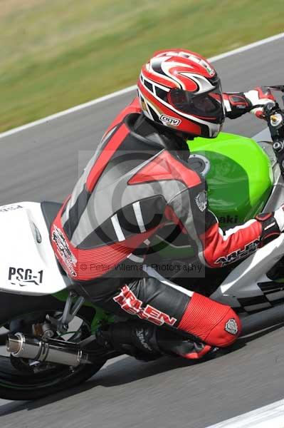 Motorcycle action photographs;Trackday digital images;event digital images;eventdigitalimages;no limits trackday;peter wileman photography;snetterton;snetterton circuit norfolk;snetterton photographs;trackday;trackday photos